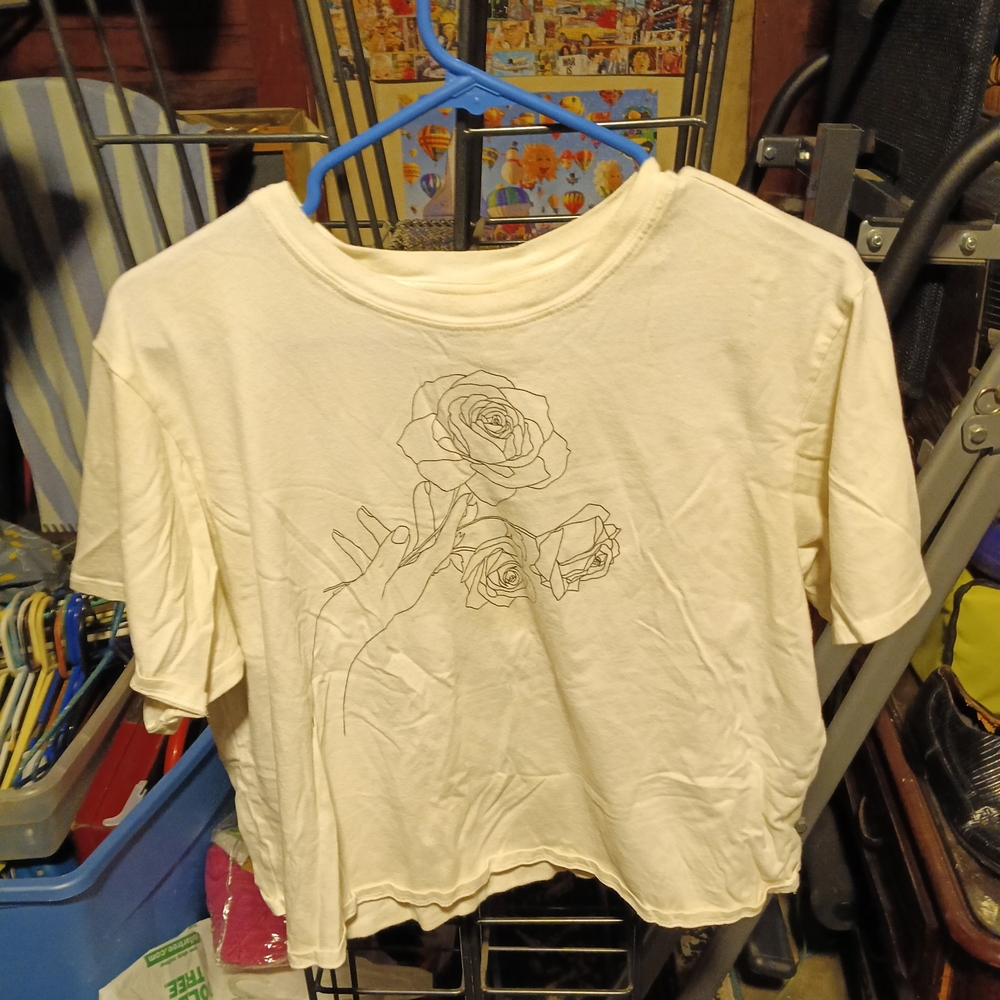 Women's Cream Short Sleeve Tee with Rose Design